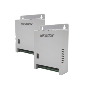 2 Fuentes de Poder Regulada (12 Vcc / 13.5 Vcc / 15 Vcc) para 16 Cámaras / 1 Amp por Salida / Voltaje de Entrada 90 – 130 VCA / Soporta 4K / Modo para Largas Distancias