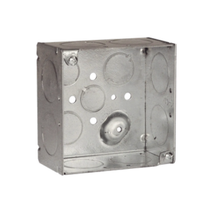 Caja Cuadrada Galvanizada de 4″ x 4″/ Profundidad de 2 1/8″ /8 Entradas 1″, 3 Entradas 1/2″ y 2 Entradas 3/4″/ Soldada.