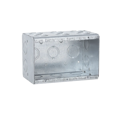 Caja Multigang de 3 Gangs/ Profundidad de 3-1/2 Pulgadas (8.89 cm)/ 19 Entradas de 1/2 – 3/4 Pulgadas (1.27 – 1.91 cm)