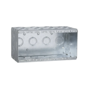 Caja Multigang de 4 Gangs/ Profundidad de 3-1/2 Pulgadas (8.89 cm)/ 24 Entradas de 1/2 – 3/4 Pulgadas (1.27 – 1.91 cm)