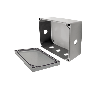 Caja de Unión de Aluminio con 6 salidas de 3/4″ / Orificios 1 Izq – 1 Der – 4 en la parte inferior.