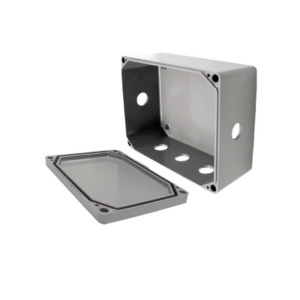 Caja de Unión de Aluminio con 6 salidas de 7/8″ / Orificios 1 Izq – 1 Der – 4 en la parte inferior.