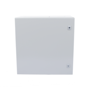 Gabinete de Acero IP66 Uso en Intemperie (600 x 600 x 300 mm) con Placa Trasera Interior Metálica y Compuerta Inferior Atornillable (Incluye Chapa y Llave T).