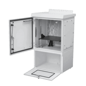 Gabinete Para Exterior OSP ComLine de 12 UR con espacio para Baterías, 600 mm de Ancho, 500 mm de Profundidad De Aluminio, Color Gris Claro Con Protección NEMA 4/12/4X/3/3R; IP66